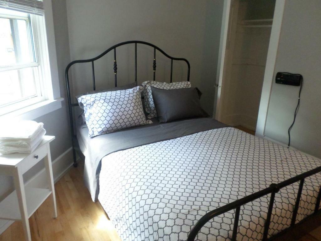 Beautiful, Clean, Quiet 2 Br-In Downtown Ottawa. Parking, Wifi And Netflix Included Apartment Екстериор снимка