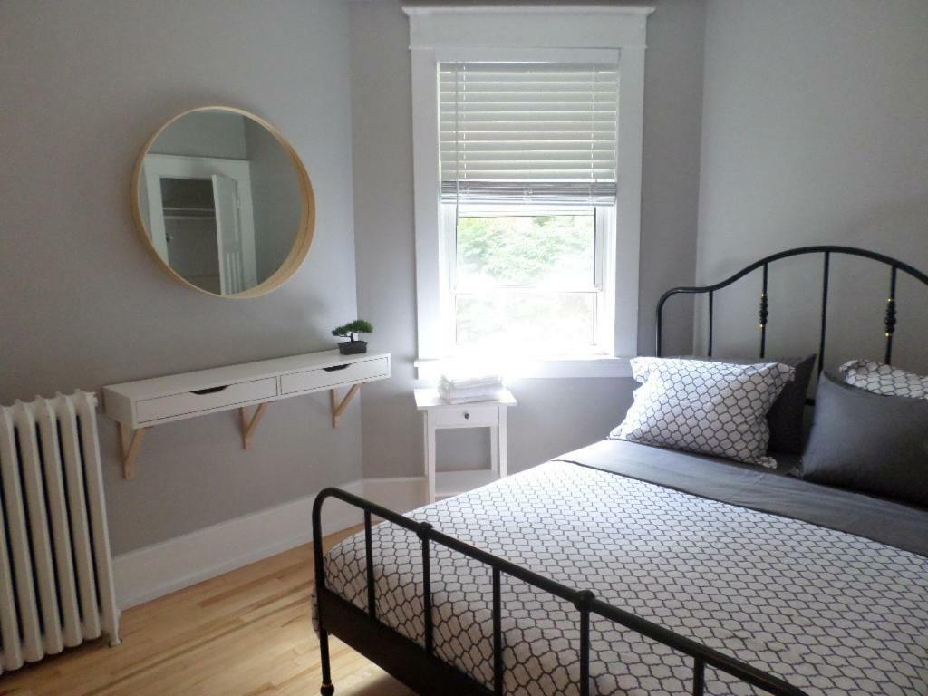 Beautiful, Clean, Quiet 2 Br-In Downtown Ottawa. Parking, Wifi And Netflix Included Apartment Екстериор снимка