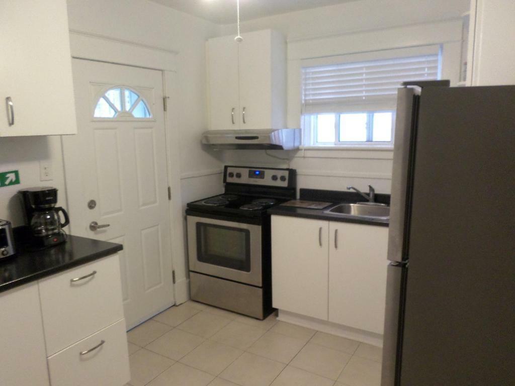 Beautiful, Clean, Quiet 2 Br-In Downtown Ottawa. Parking, Wifi And Netflix Included Apartment Екстериор снимка