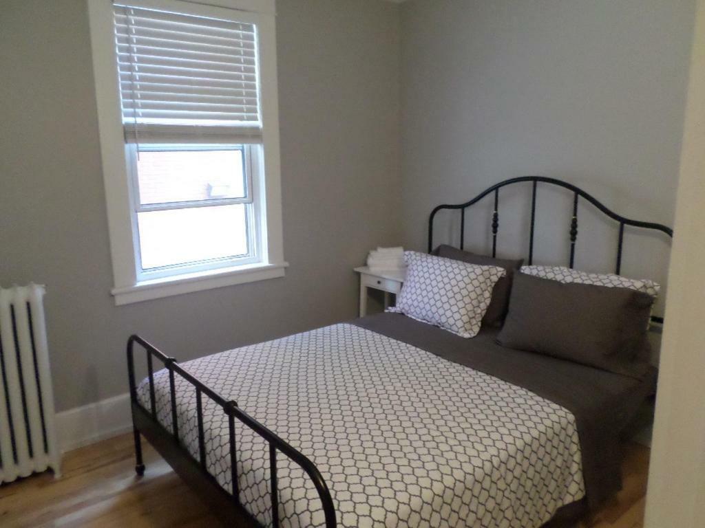 Beautiful, Clean, Quiet 2 Br-In Downtown Ottawa. Parking, Wifi And Netflix Included Apartment Екстериор снимка